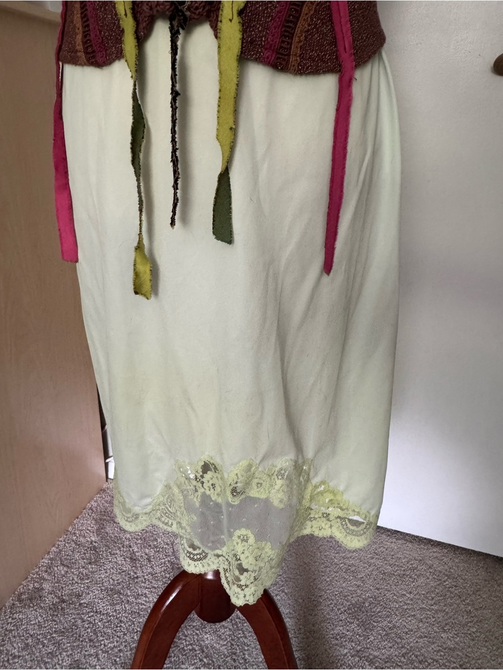 Vintage Van Raalte 1950s Lace-Hem Midi slip skirt